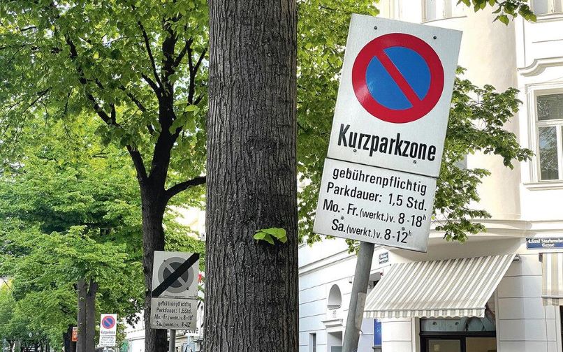 Short-term parking zone